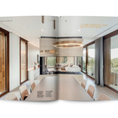 "A house oriented towards landscape " Our residential project Panoramic House has been published in CASA VIVA's magazine number 287.