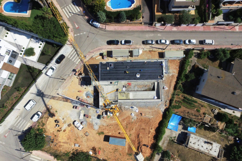 the structure of this single-family house #1510 concreting the top slab. we started the façades, the installations and the infinity pool.