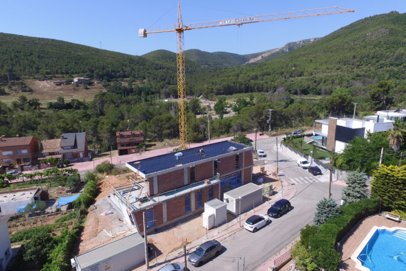 the structure of this single-family house #1510 concreting the top slab. we started the façades, the installations and the infinity pool.