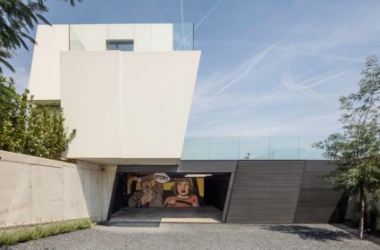 A unique house toward the landscape. Luxury home in Barcelona, ​​​​a unique design adapted to the family, we have applied an efficient construction system.